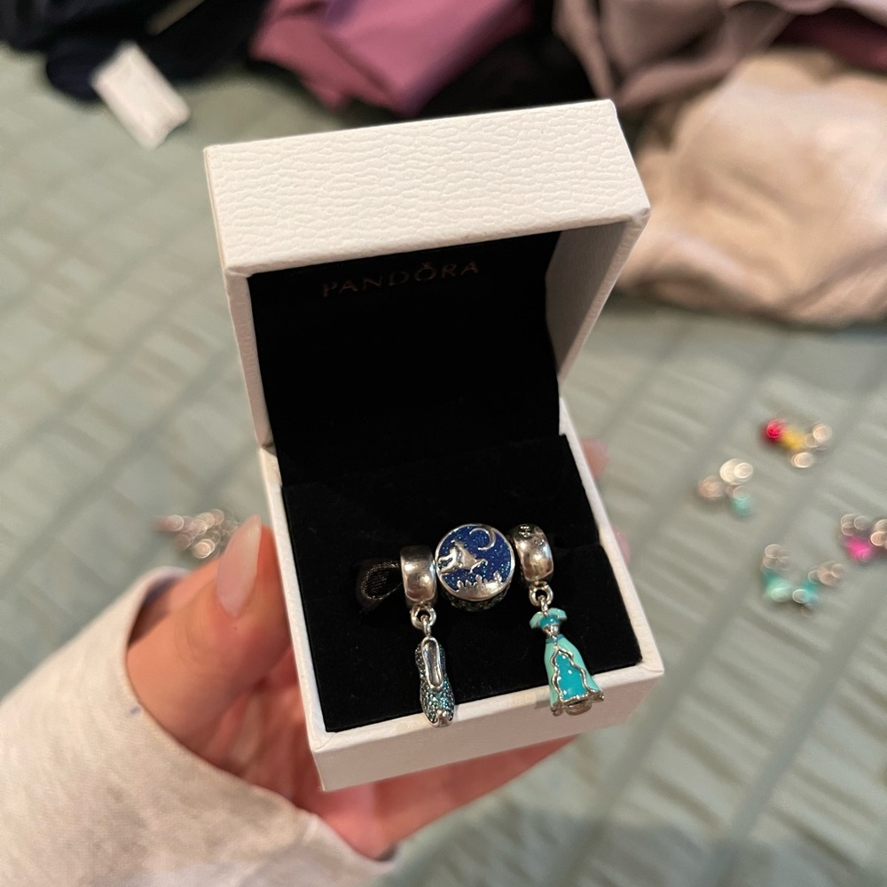 Aladdin Magic Carpet Pandora charm